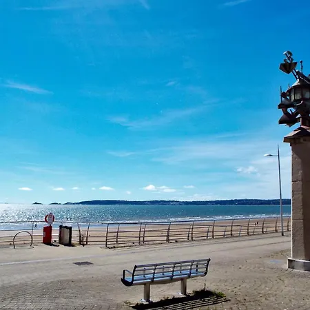 Beach Side Apt With Home Cinema Swansea Exterior photo